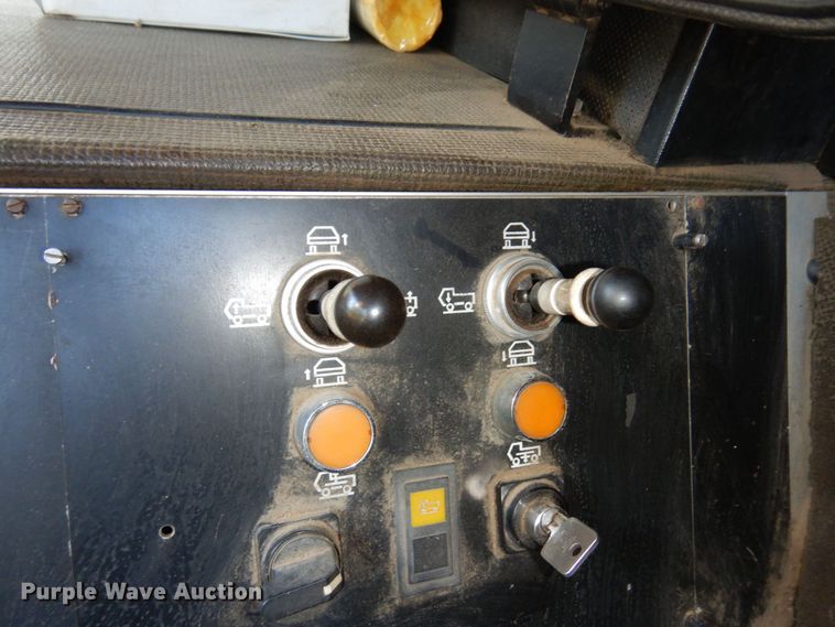 image for item DR0542 1992 Krupp KMK5110  crane