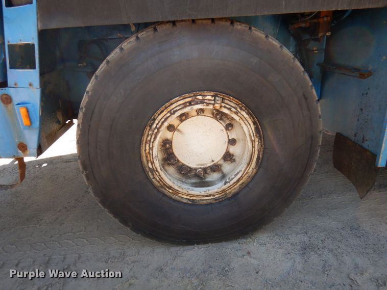 image for item DR0542 1992 Krupp KMK5110  crane