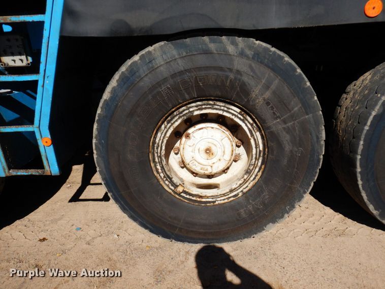 image for item DR0542 1992 Krupp KMK5110  crane