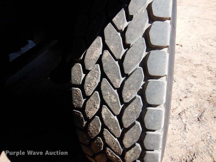 image for item DR0542 1992 Krupp KMK5110  crane