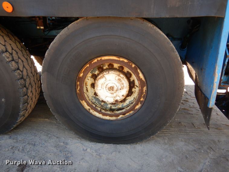 image for item DR0542 1992 Krupp KMK5110  crane