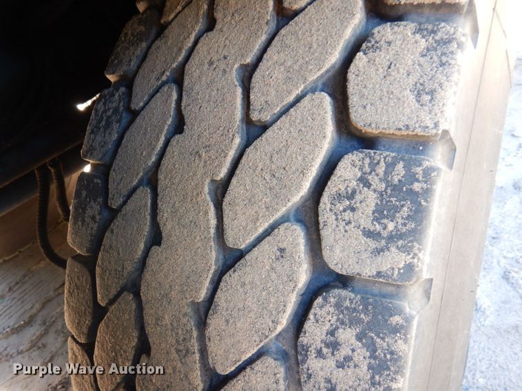 image for item DR0542 1992 Krupp KMK5110  crane