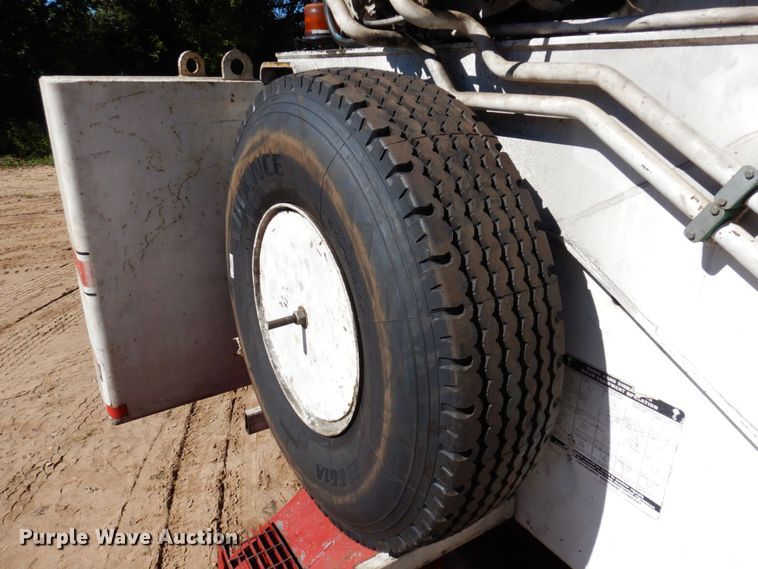 image for item DR0543 1981 Grove 8465G  crane