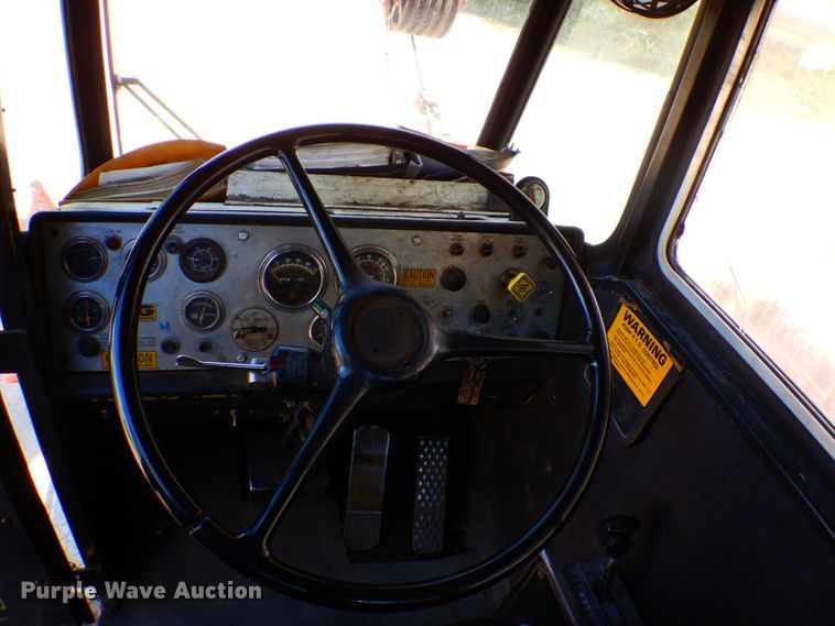 image for item DR0543 1981 Grove 8465G  crane