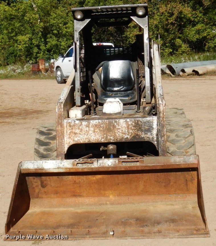 image for item DR0546 1989 Bobcat 843  skid steer loader