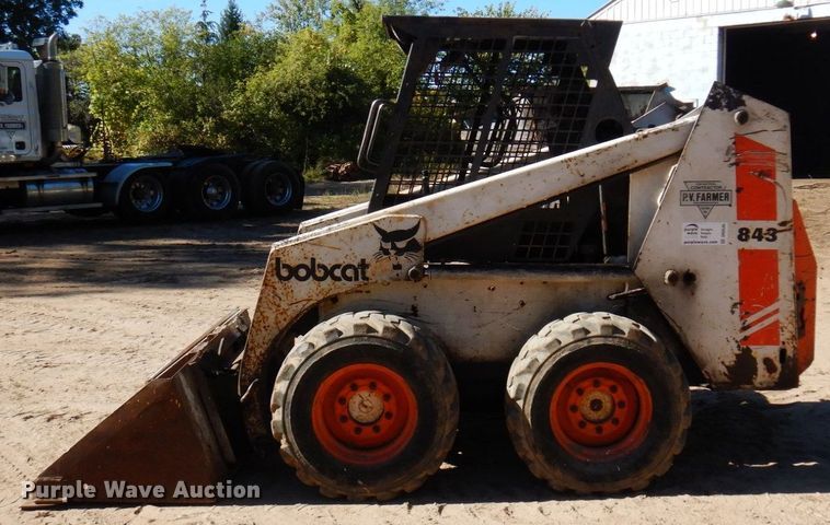 image for item DR0546 1989 Bobcat 843  skid steer loader