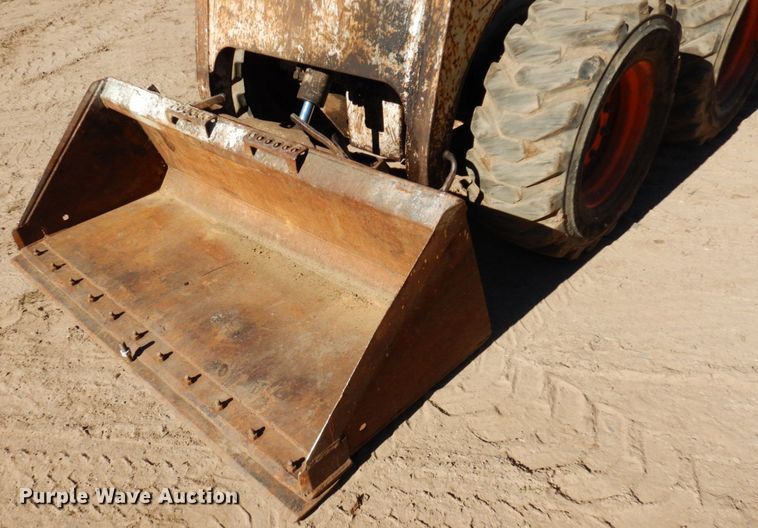 image for item DR0546 1989 Bobcat 843  skid steer loader