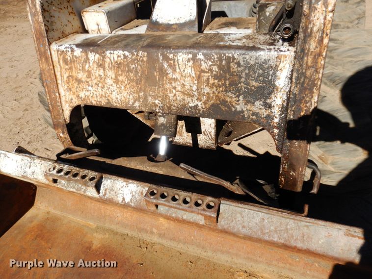 image for item DR0546 1989 Bobcat 843  skid steer loader