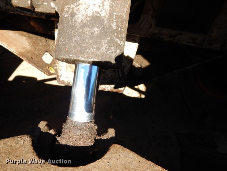 image for item DR0546 1989 Bobcat 843  skid steer loader