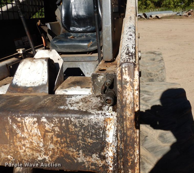 image for item DR0546 1989 Bobcat 843  skid steer loader