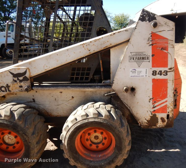 image for item DR0546 1989 Bobcat 843  skid steer loader