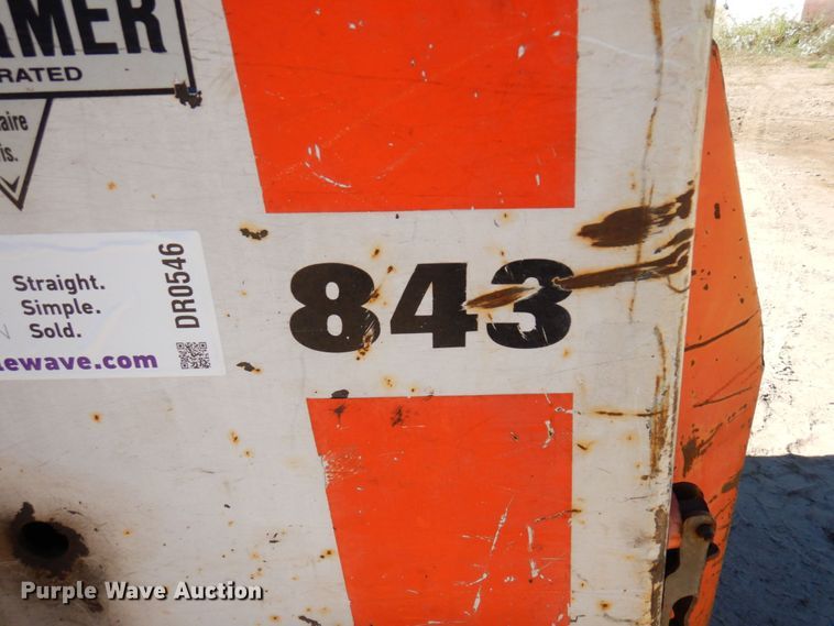 image for item DR0546 1989 Bobcat 843  skid steer loader