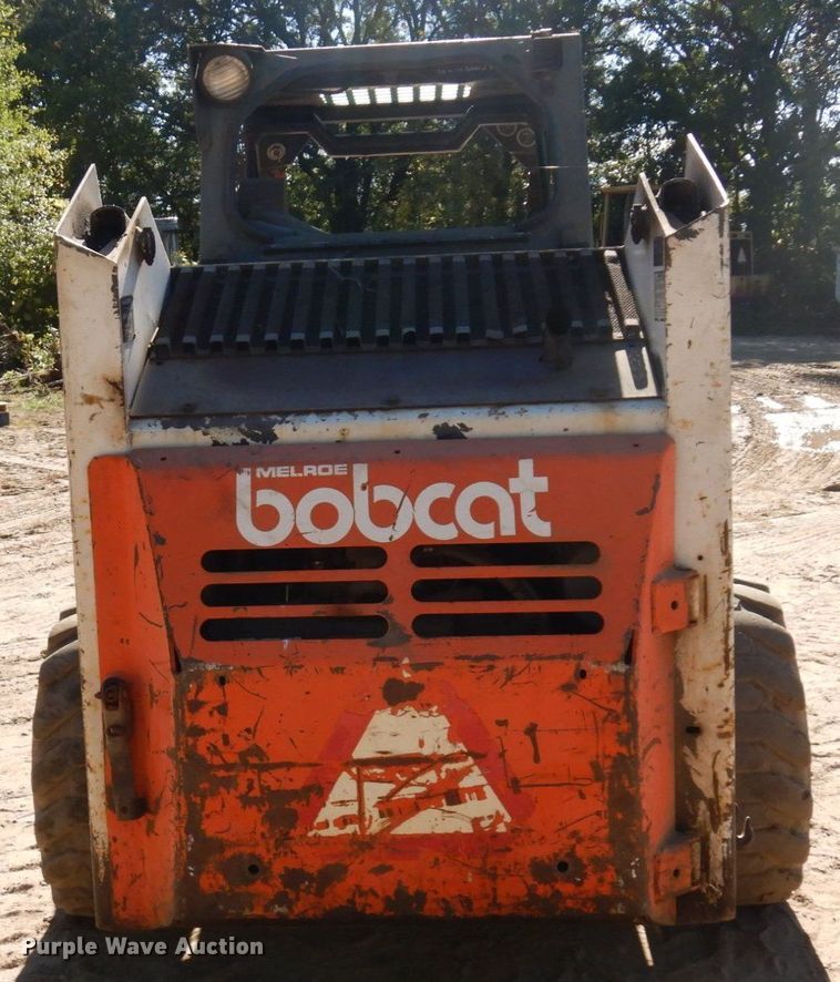 image for item DR0546 1989 Bobcat 843  skid steer loader