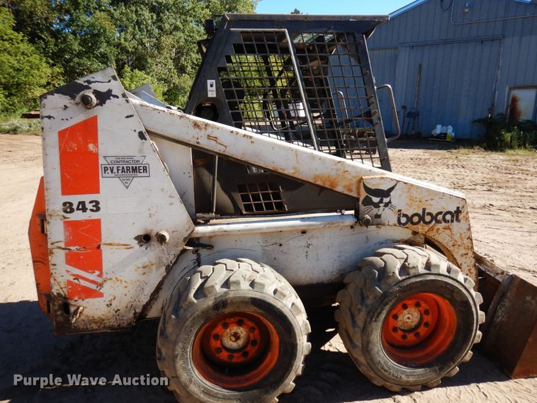 image for item DR0546 1989 Bobcat 843  skid steer loader