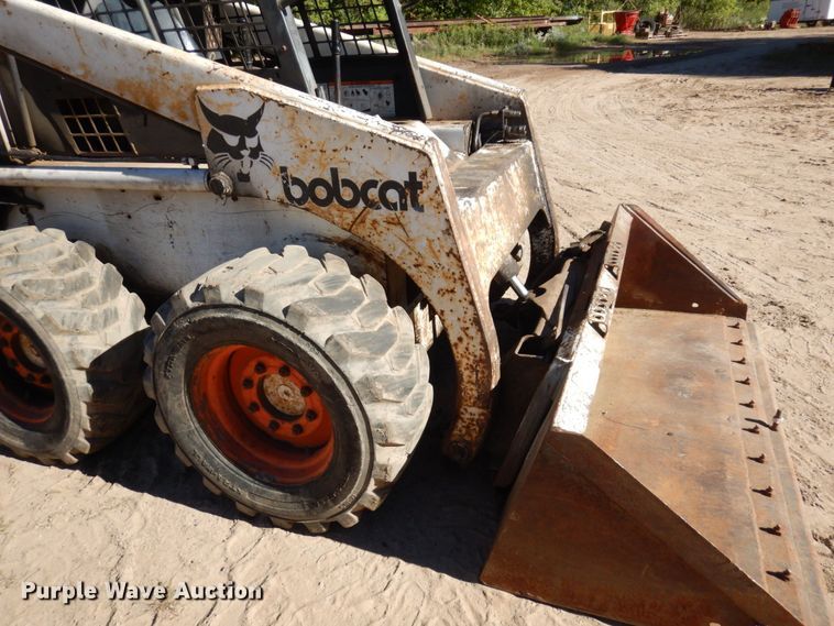 image for item DR0546 1989 Bobcat 843  skid steer loader