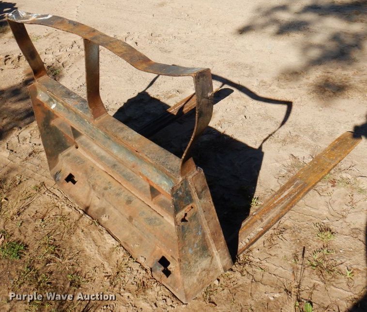 image for item DR0546 1989 Bobcat 843  skid steer loader