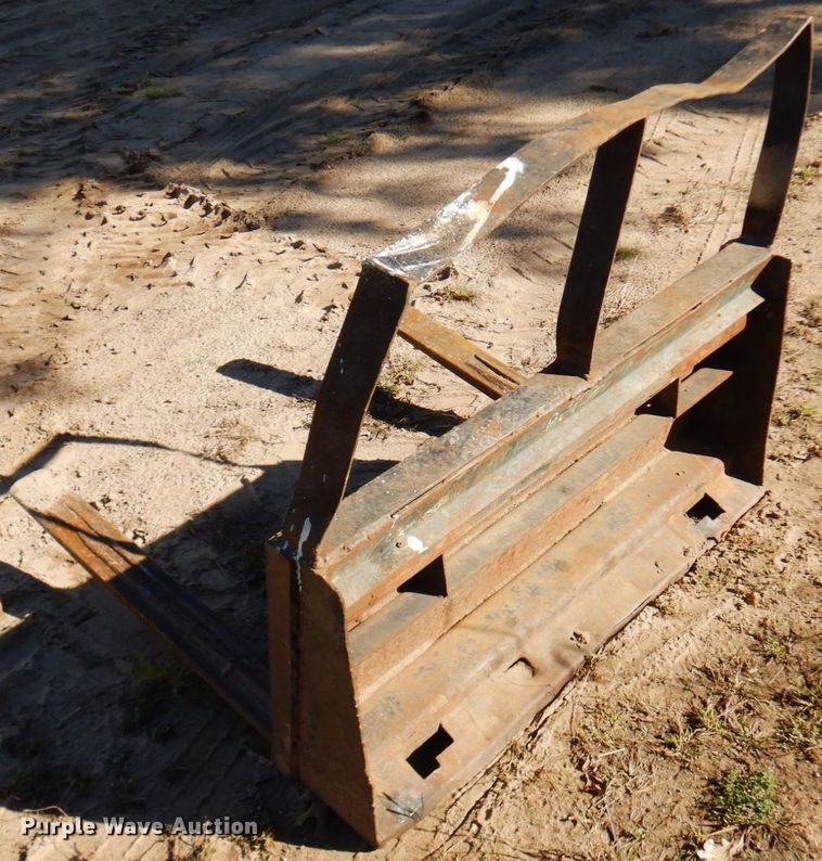 image for item DR0546 1989 Bobcat 843  skid steer loader