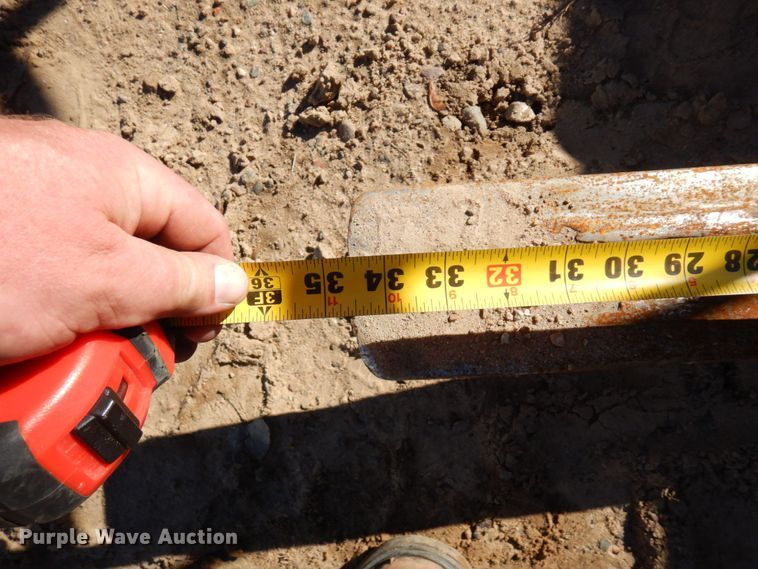 image for item DR0546 1989 Bobcat 843  skid steer loader