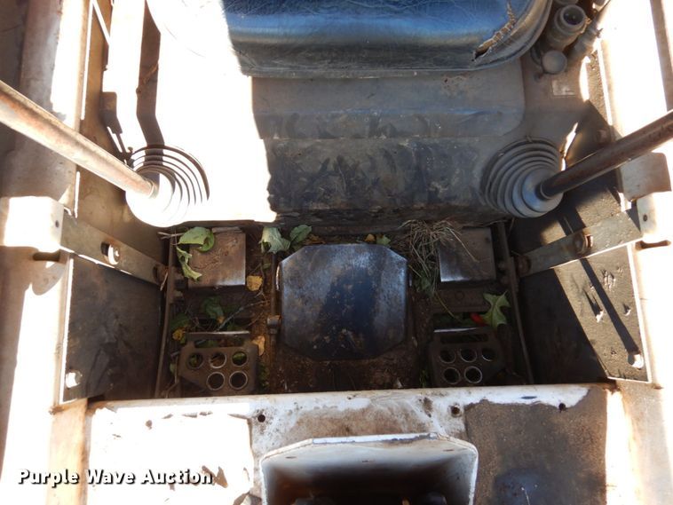 image for item DR0546 1989 Bobcat 843  skid steer loader