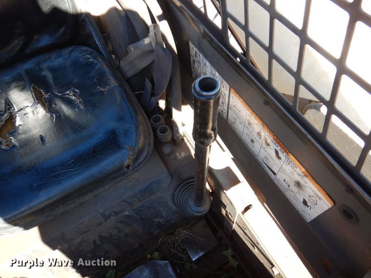 image for item DR0546 1989 Bobcat 843  skid steer loader