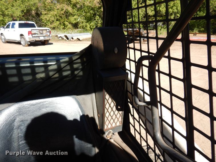 image for item DR0546 1989 Bobcat 843  skid steer loader