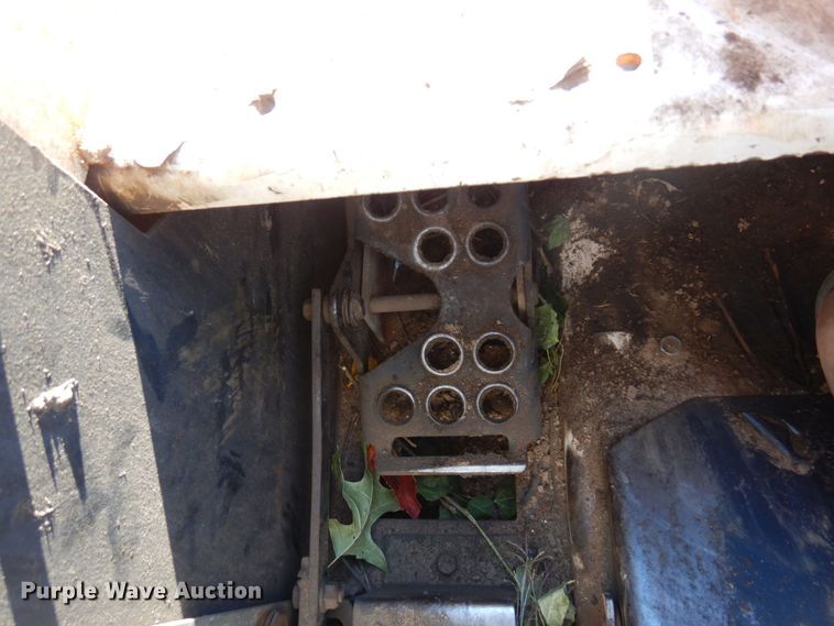 image for item DR0546 1989 Bobcat 843  skid steer loader