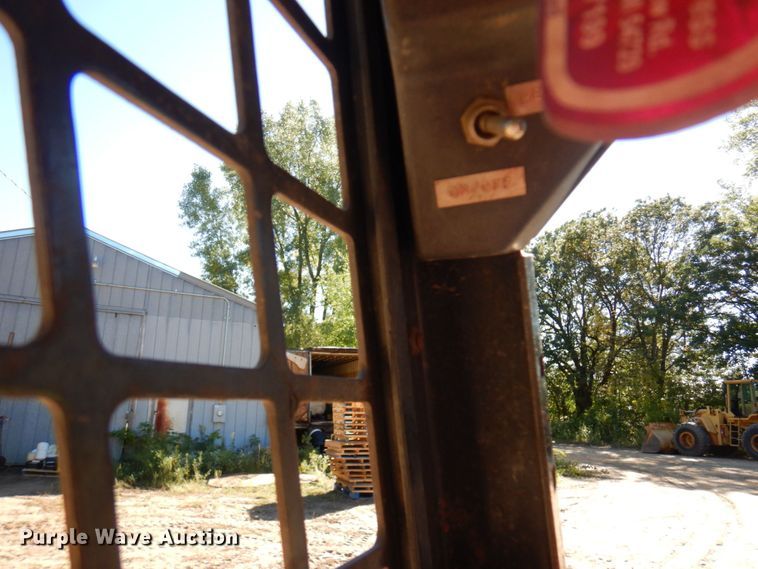 image for item DR0546 1989 Bobcat 843  skid steer loader