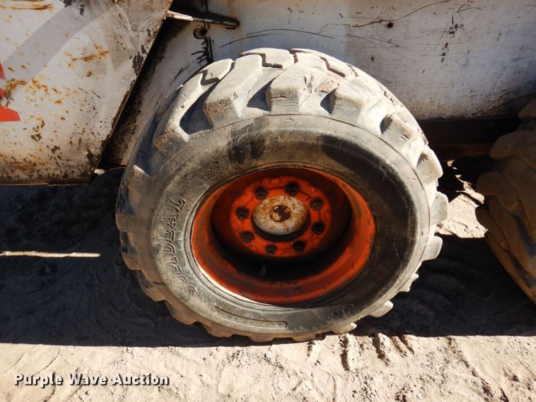 image for item DR0546 1989 Bobcat 843  skid steer loader