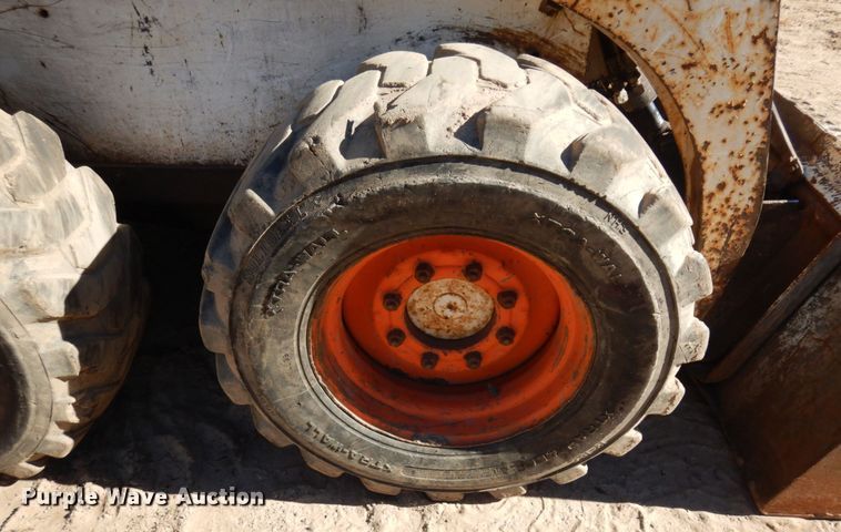 image for item DR0546 1989 Bobcat 843  skid steer loader