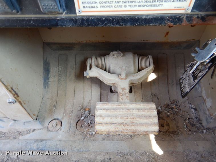 image for item DR2034 2001 Caterpillar 939C  track loader