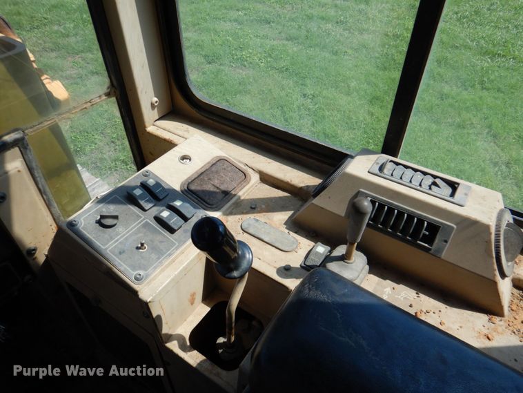 image for item DR2034 2001 Caterpillar 939C  track loader