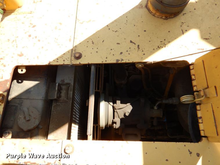 image for item DR2034 2001 Caterpillar 939C  track loader