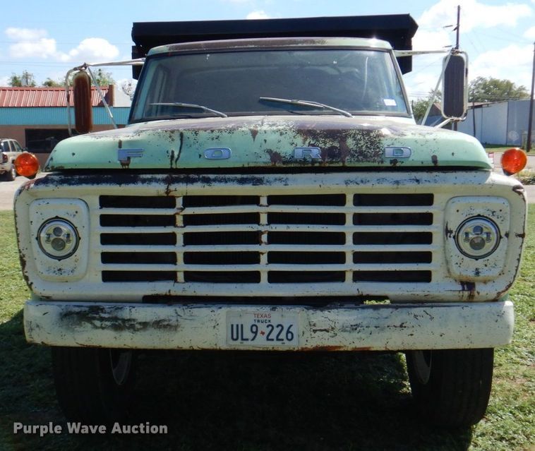 image for item DR2036 1977 Ford F600  dump truck