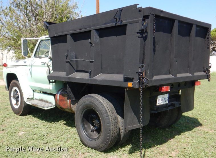 image for item DR2036 1977 Ford F600  dump truck