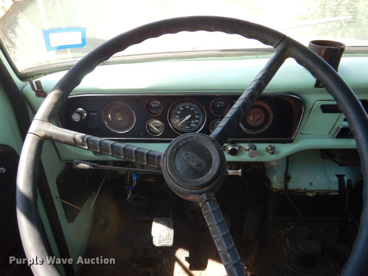 image for item DR2036 1977 Ford F600  dump truck