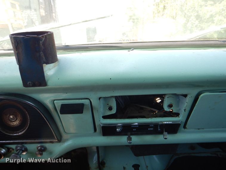 image for item DR2036 1977 Ford F600  dump truck