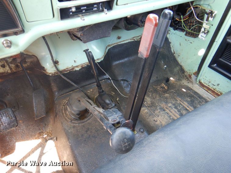 image for item DR2036 1977 Ford F600  dump truck