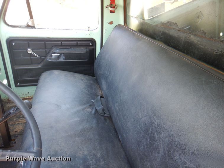 image for item DR2036 1977 Ford F600  dump truck