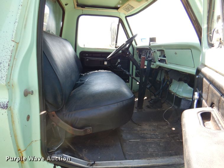image for item DR2036 1977 Ford F600  dump truck