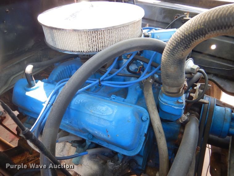 image for item DR2036 1977 Ford F600  dump truck