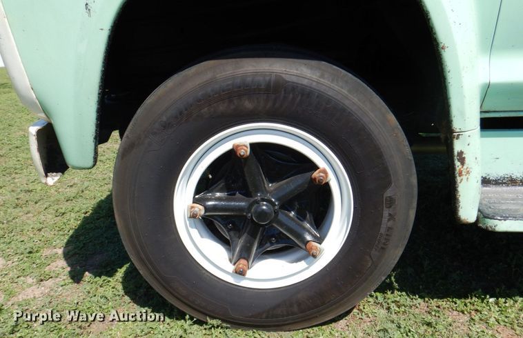 image for item DR2036 1977 Ford F600  dump truck