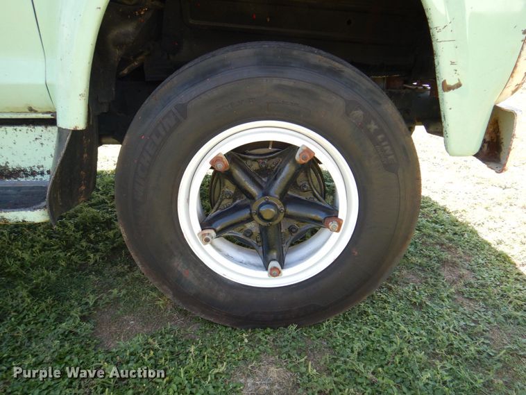 image for item DR2036 1977 Ford F600  dump truck