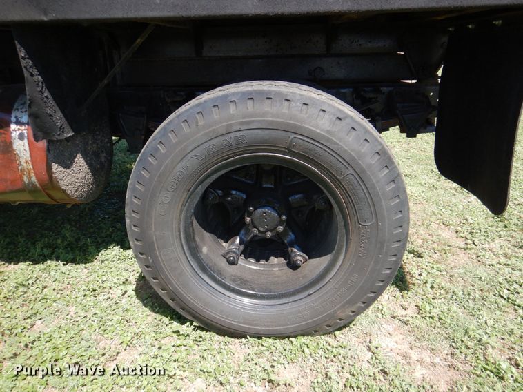 image for item DR2036 1977 Ford F600  dump truck