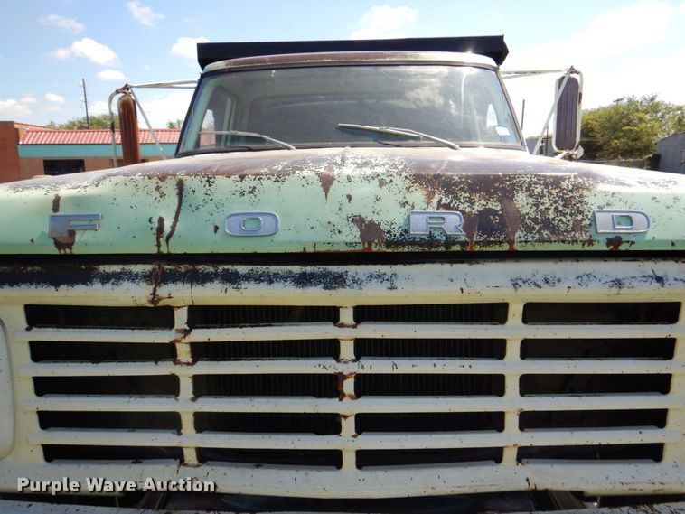 image for item DR2036 1977 Ford F600  dump truck