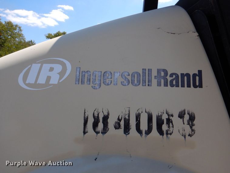 image for item DR2048 2005 Ingersoll Rand SD-70  single drum vibratory roller