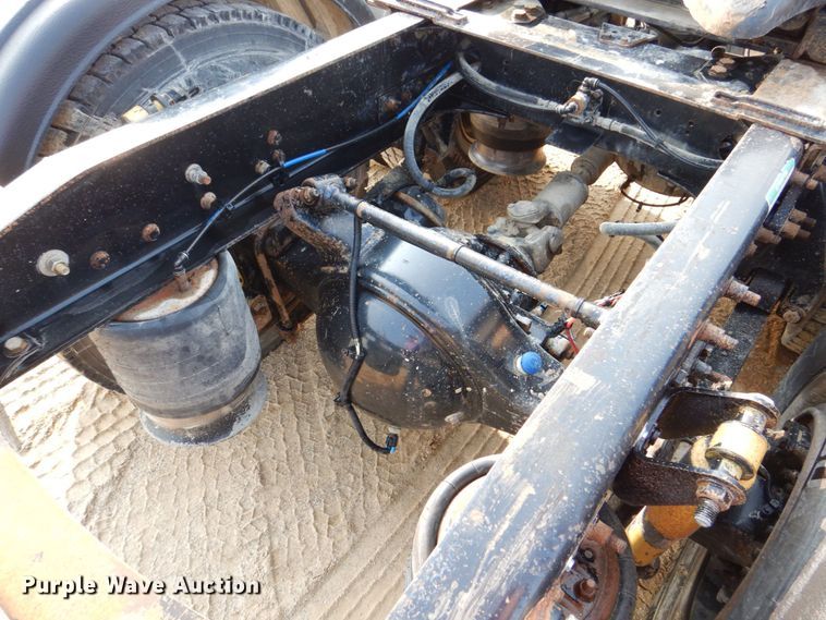 image for item DS8204 2006 Freightliner Columbia  semi truck