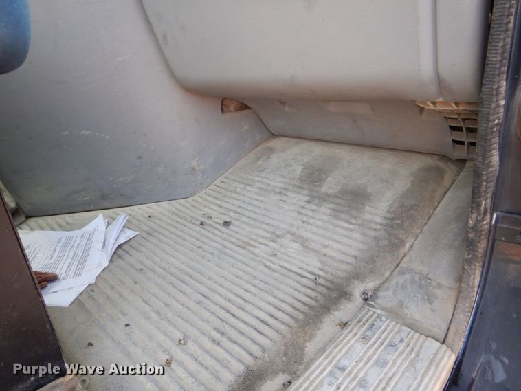 image for item DS8204 2006 Freightliner Columbia  semi truck