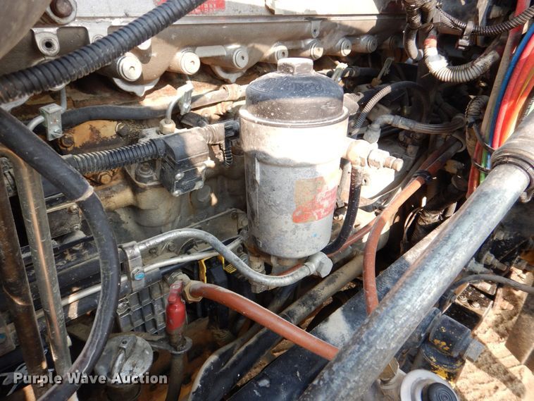 image for item DS8204 2006 Freightliner Columbia  semi truck