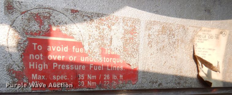 image for item DS8204 2006 Freightliner Columbia  semi truck