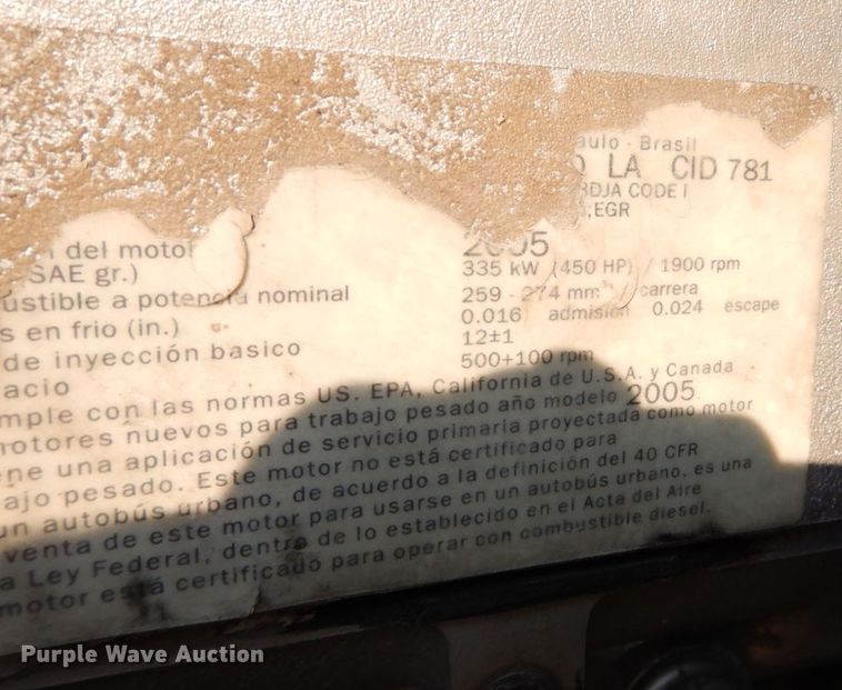 image for item DS8204 2006 Freightliner Columbia  semi truck